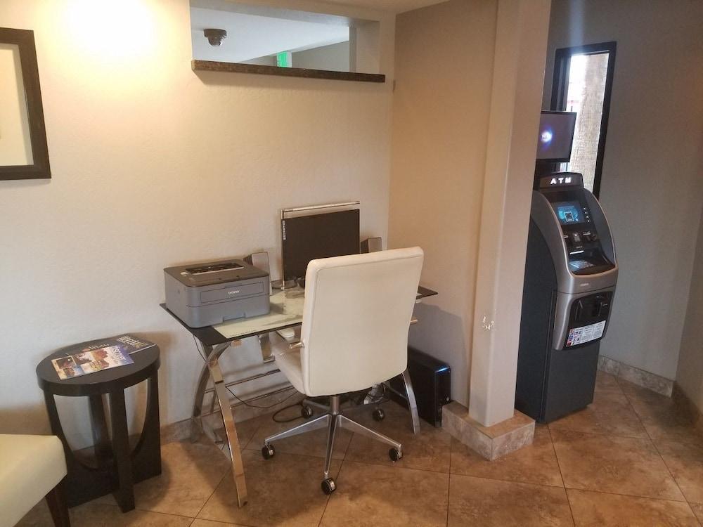 טמפה Infinity Inn & Suites מראה חיצוני תמונה