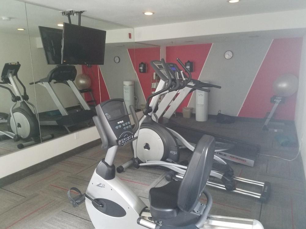טמפה Infinity Inn & Suites מראה חיצוני תמונה