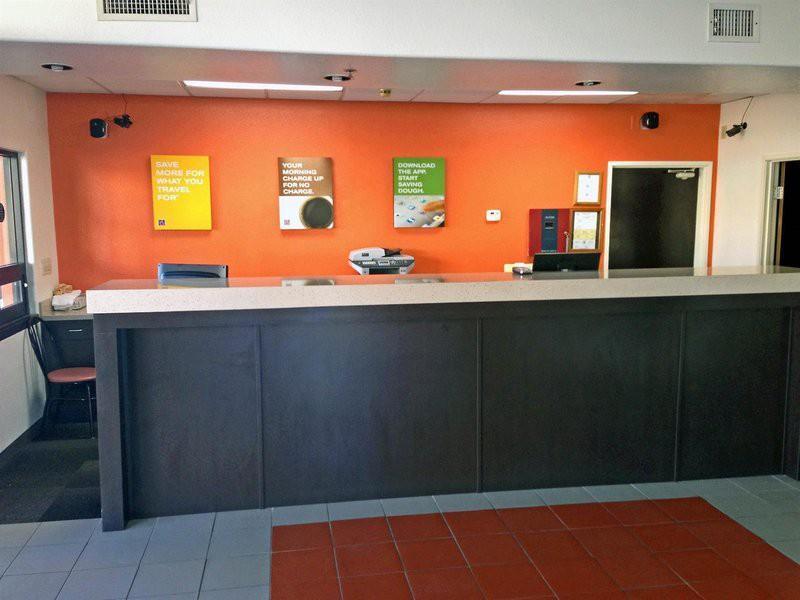 טמפה Infinity Inn & Suites מראה חיצוני תמונה