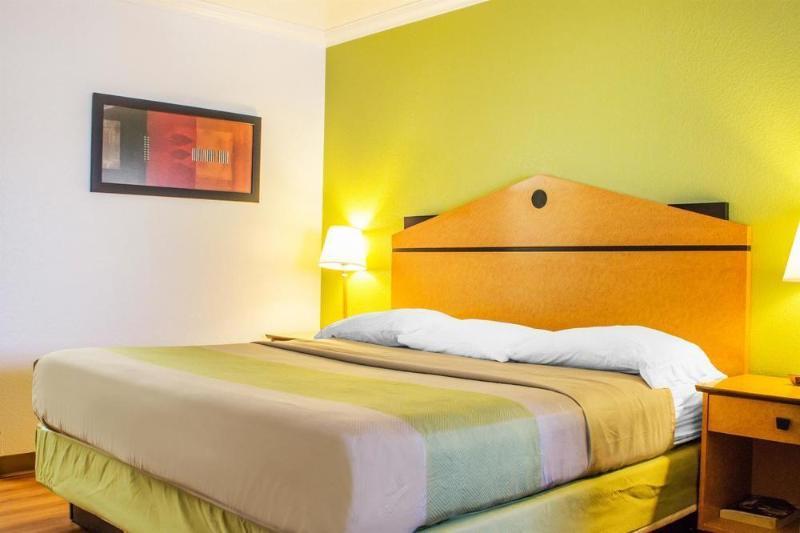 טמפה Infinity Inn & Suites מראה חיצוני תמונה