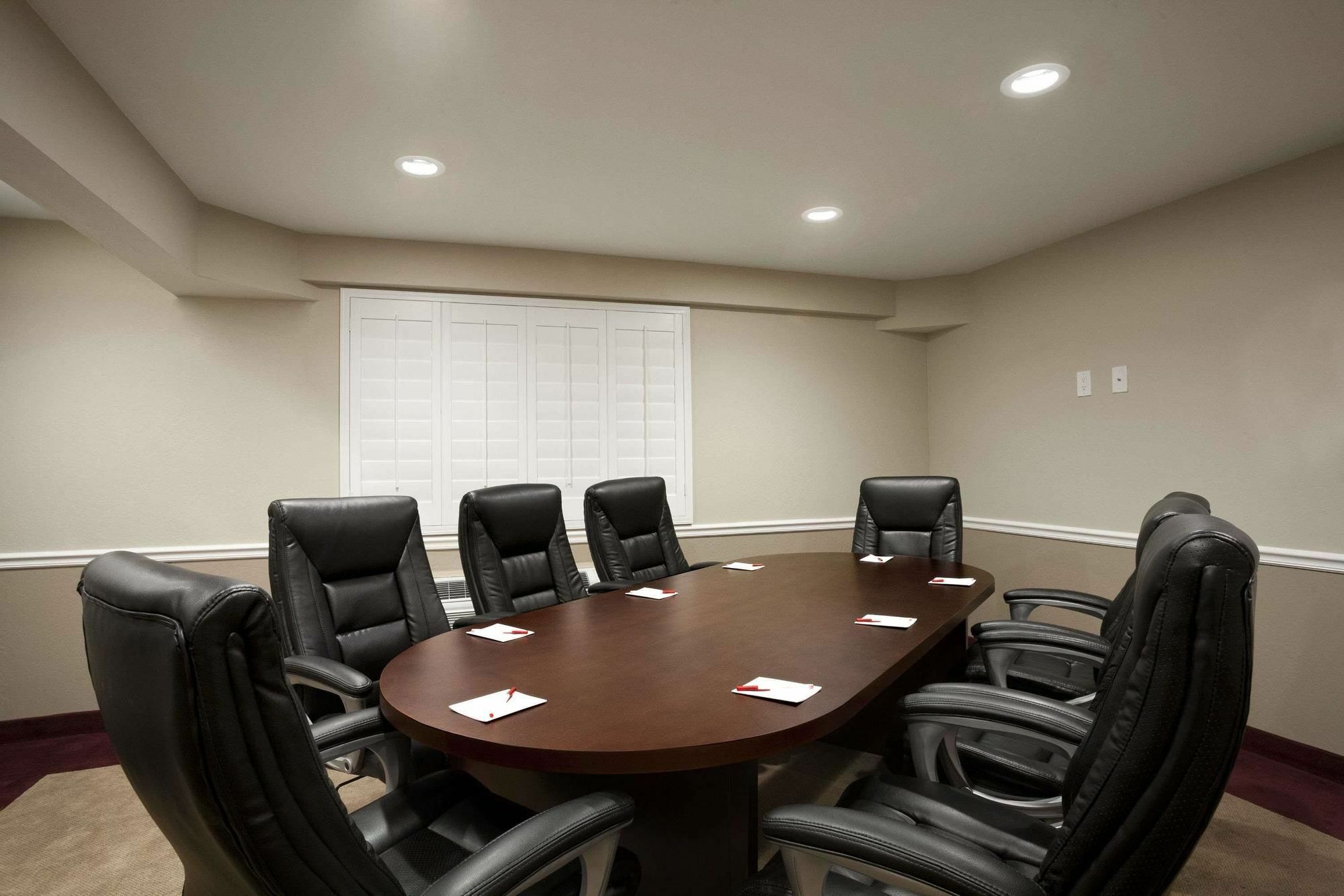 טמפה Infinity Inn & Suites מראה חיצוני תמונה