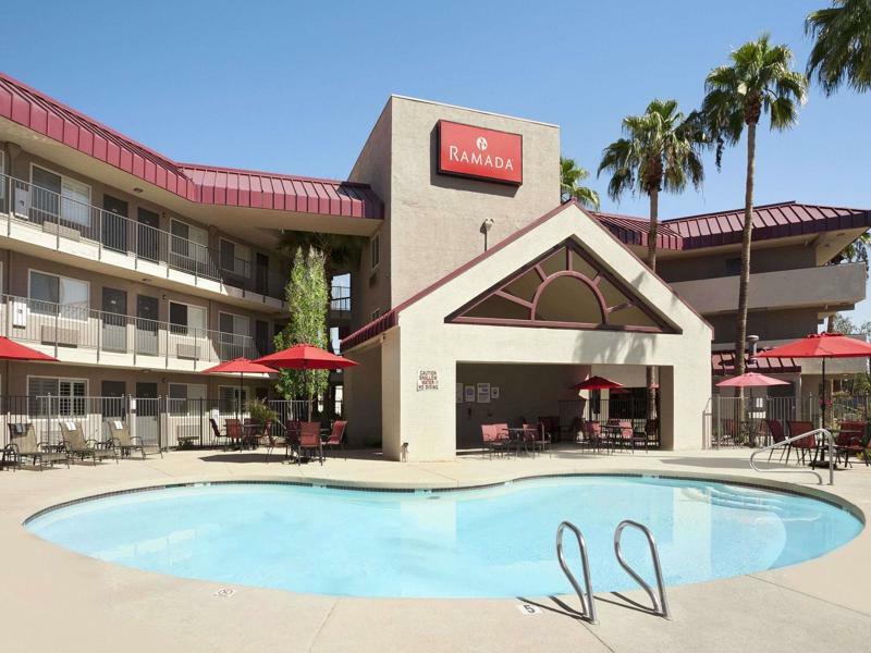 טמפה Infinity Inn & Suites מראה חיצוני תמונה
